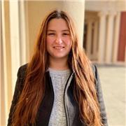 Profesora de inglés da clase desde infantil a bachillerato y preparación First